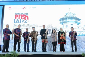 Ganjar Dorong Riset untuk Optimalkan Kekuatan Farmasi Dalam Negeri