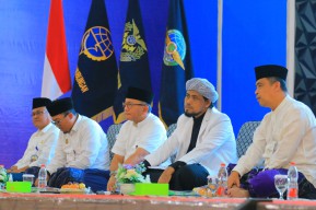 Poltekbang Surabaya Peringati Maulid Nabi 1445H