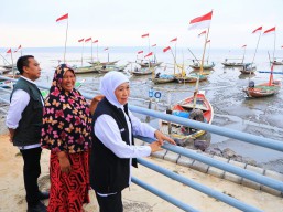 Gubernur Khofifah : Nelayan Jadi Pemersatu Indonesia Sebagai Negara Bahari
