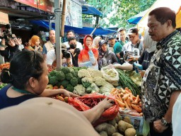 Sepekan Gelar Operasi Pasar, Pemprov Jateng Berhasil Tekan Harga Cabai