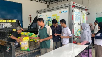 Gerakan Pangan Murah, 4 Ton Beras SPHP Ludes Diborong Warga