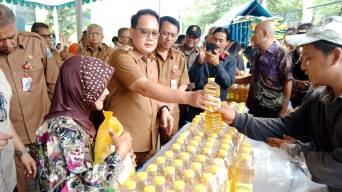 Apel Siaga Pengamanan Pasokan dan Harga Pangan Jelang Idul Fitri 2024, Pj. Gubernur Adhy Pastikan Stok dan Harga Bahan Pokok di Jatim Stabil