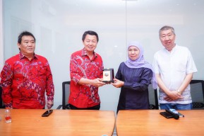 Sukses Merangkul Elemen Masyarakat dan Memajukan Pembangunan di Jawa Timur, PSMTI Dukung Khofifah Maju Kembali di Pilgub Jatim 2024