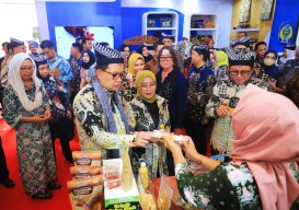 Pj Gubernur Jatim Buka Pekan Batik Daerah Budaya Bangsa di Bojonegoro