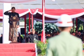 Penjabat Gubernur Jawa Tengah Ungkap Capaian Positif pada Upacara HUT ke-79 RI