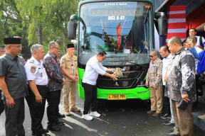 Pj Gubernur Jatim Prihatin Atas Insiden Perusakan Bus Trans Jatim di Bangkalan