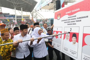 Simulasi Pencoblosan di Kampanye Akbar: Khofifah-Emil Gaet Antusiasme Warga Jember