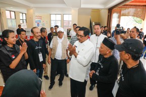 Pj Gubernur Jateng Pantau Pelaksanaan Pilkada, Pastikan Kelancaran di TPS