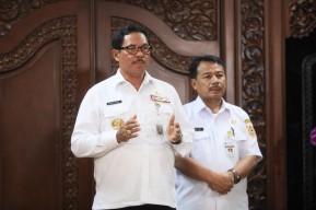 Penjabat Gubernur Jateng Umumkan Upah Minimum Tahun 2025, Semarang Tertinggi, Banjarnegara Terendah