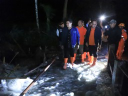 Pj Gubernur Jatim Tinjau Dampak Banjir Bandang di Bondowoso, Pastikan Penanganan Cepat dan Tepat