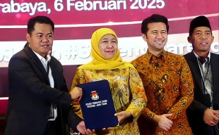 KPU Jatim Tetapkan Khofifah-Emil sebagai Gubernur dan Wakil Gubernur Terpilih