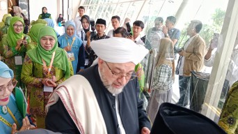 Sholawat & Ijazah Manaqib Meriahkan Kongres XVIII Muslimat NU, Hadirkan Syaikh Afeefuddin dan Habib Syekh