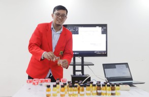 Mahasiswa Untag Surabaya Ciptakan Alat Deteksi Kualitas Minyak Goreng Berbasis Fuzzy