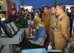 Pelayanan Kesehatan Gratis Speling Hadir di Karanganyar, Warga Antusias Manfaatkan Fasilitas