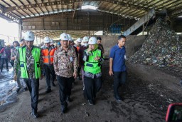 Gubernur Jateng Dorong Pengolahan Sampah Jadi Bahan Bakar Industri
