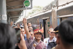 Mudik Gratis Pemprov Jateng: Senyum Lebar Pemudik di KA Jaka Tingkir