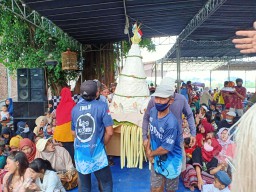 Sedekah Bumi di Bringkang Meriah, Ada Hadiah Kambing dan TV