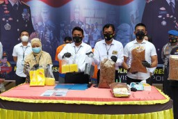 Polres Sidoarjo Bongkar Penggunaan Boraks untuk Bahan Campuran Krupuk