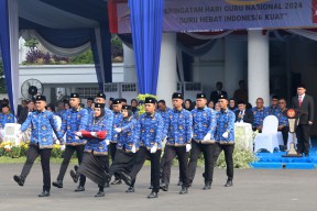 Apresiasi untuk Guru dan ASN, Pemkot Surabaya Perkuat Komitmen di Hari Guru Nasional dan HUT KORPRI