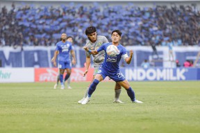 Dua Gol Fortes Kalahkan Persebaya