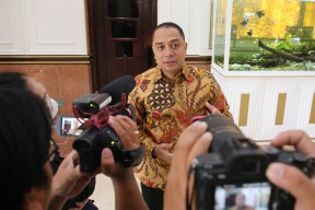 Pemkot Surabaya Alihkan Anggaran MBG Rp1,1 Triliun untuk Sekolah dan Infrastruktur