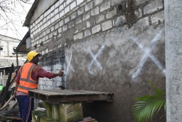 Pemkot Surabaya Lanjutkan Normalisasi Sungai Kalianak, 107 Bangunan Ditandai untuk Ditertibkan