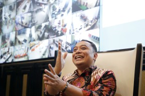 Peringatan Hari Otoda 2024: Komitmen Wali Kota Eri Terhadap Penanganan Stunting Berbuah Penghargaan dari Presiden RI