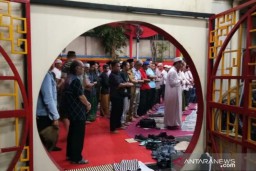 Muslim Berlin Shalat Jumat di Gereja dengan Tetap Jaga Jarak