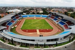 Fokus Covid-19, Renovasi Stadion Mandala Krida Dihentikan