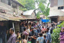 Jenazah Dua Bocah  yang Diduga  Dianiaya Ayah Tiri Tiba di Rumah Duka