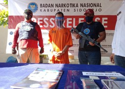 Saat Transaksi Narkoba, Warga Sidoarjo Diringkus BNNK