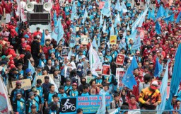 IPW Tegaskan Bahwa Demo dan Mogok Kerja Dilindungi Undang-undang