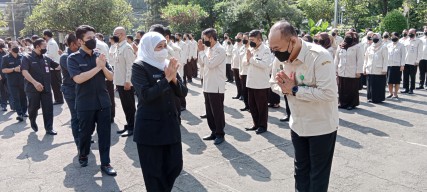 Gubernur Khofifah Minta OPD Segara Realisasikan Program APBD 2022