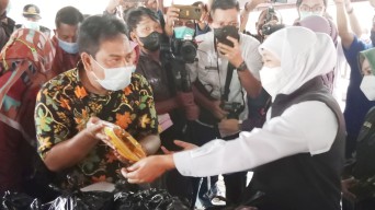 10.600 Liter Minyak Goreng Untuk Masyarakat di Kota Mojokerto