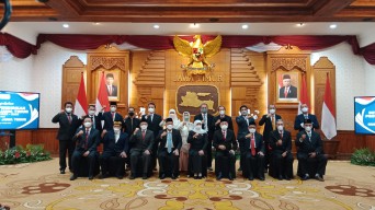Gubernur Khofifah Kukuhkan Dewan Pendidikan Jatim Periode 2022-2026