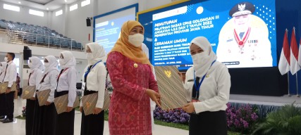 Khofifah: ASN Harus Miliki Loyalitas Tunggal Tegak Lurus kepada NKRI