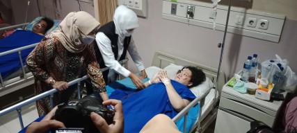 Gubernur Khofifah Beri Kekuatan Psikologis dan Moril