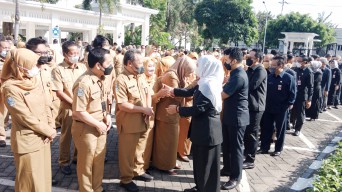 Gubernur Khofifah Sampaikan Apresiasi Atas Kinerja Terbaik ASN Pemprov