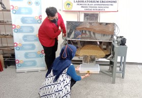 Mahasiswa Untag Surabaya Inovasikan Alat Pencampur Ragi dan Kedelai