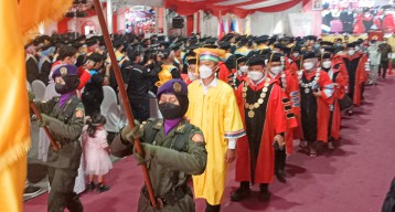Untag Surabaya Kukuhkan 1.658 Wisudawan