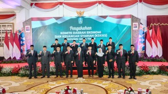 Dewan Komite Daerah Ekonomi dan Keuangan Syari'ah Jatim Dikukuhkan