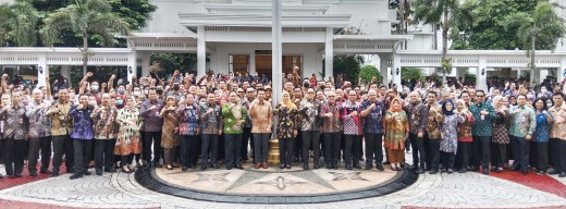 Khofifah Puji Kerja Keras ASN Sepanjang 2022