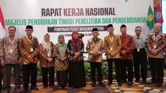 Gubernur Khofifah Ajak Perguruan Tinggi Muhammadiyah Tingkatkan Indeks Inovasi dan Daya Saing Global