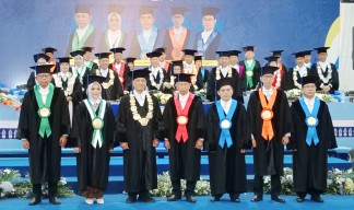 Rektor Universitas Hang Tuah Kukuhkan Lima Guru Besar Baru di Lingkungan UHT