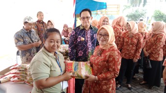 DWP Jawa Timur Gelar Bazar Ramadhan Pasar Murah untuk Tekan Harga Bahan Pokok