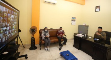 Evaluasi Lurah dan Camat, Wali Kota Eri Cahyadi Bersiap Ngantor Lagi di Kelurahan