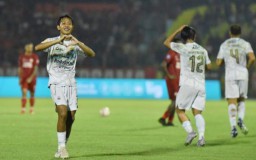Mental Baja PERSIB: Beckham Putra Bersinar, Pangeran Biru Lumat Semen Padang