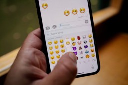Adaptasi Kebiasaan Baru, Emoji Sakit Kini Bermasker