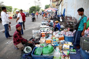 Tata Kawasan Ampel, Pemkot Surabaya Relokasi Pedagang  ke Kalimas Timur