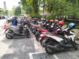 Pemkot Surabaya Tambah Titik Lokasi Parkir Resmi untuk Tingkatkan PAD